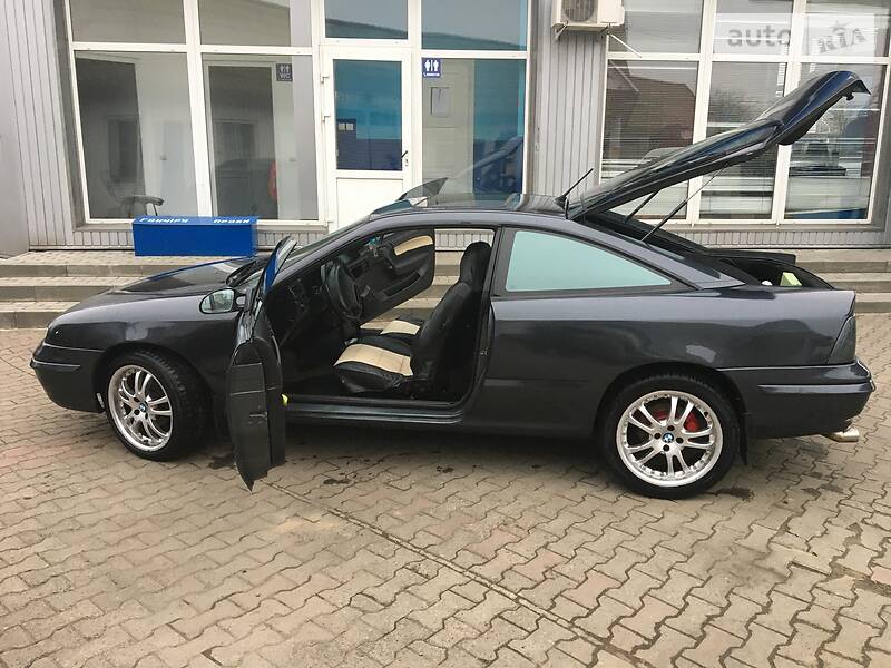 Купе Opel Calibra 1992 в Чернівцях