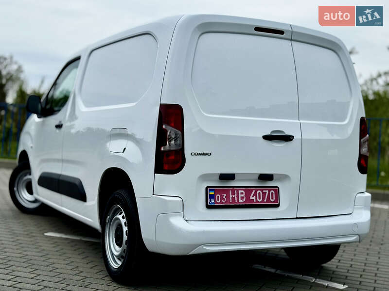 Вантажний фургон Opel Combo Cargo 2020 в Трускавці