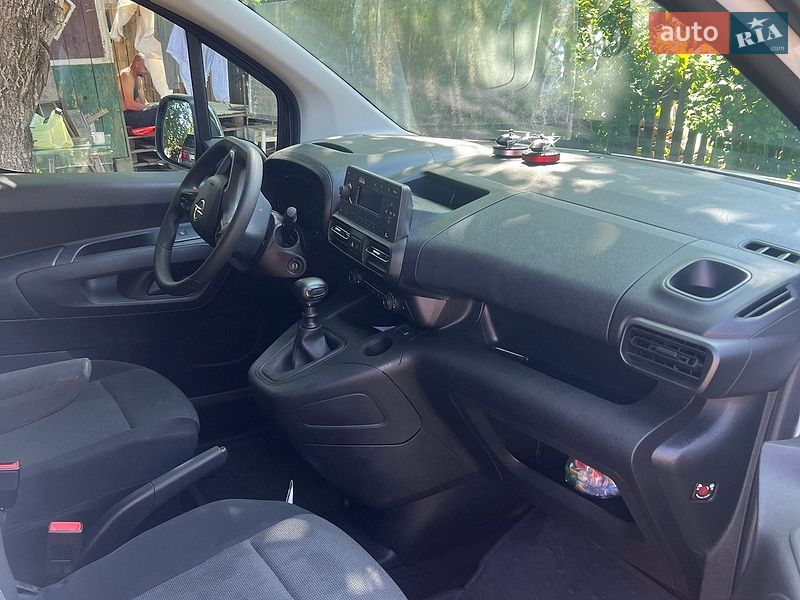 Вантажний фургон Opel Combo Cargo 2021 в Львові