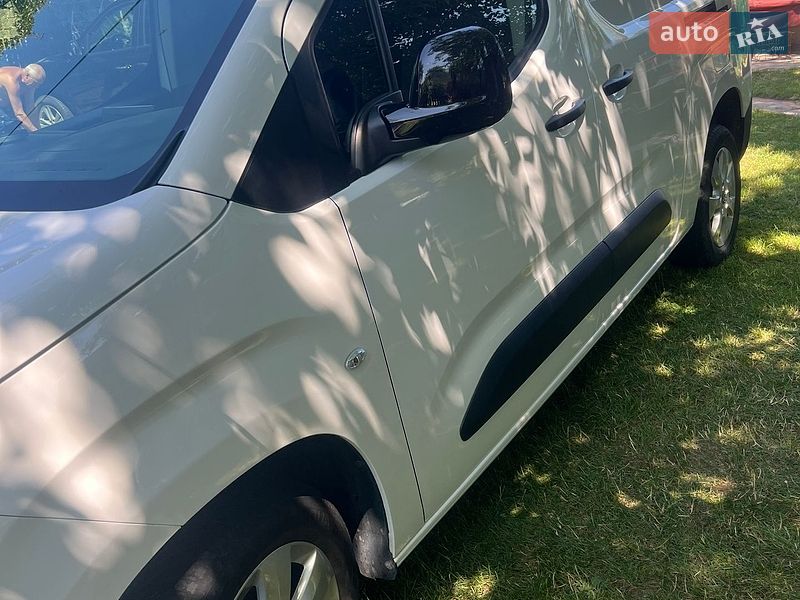 Вантажний фургон Opel Combo Cargo 2021 в Львові