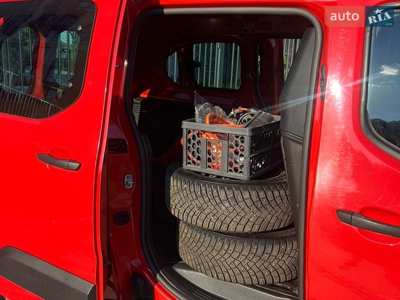 Грузовой фургон Opel Combo-e 2022 в Кропивницком