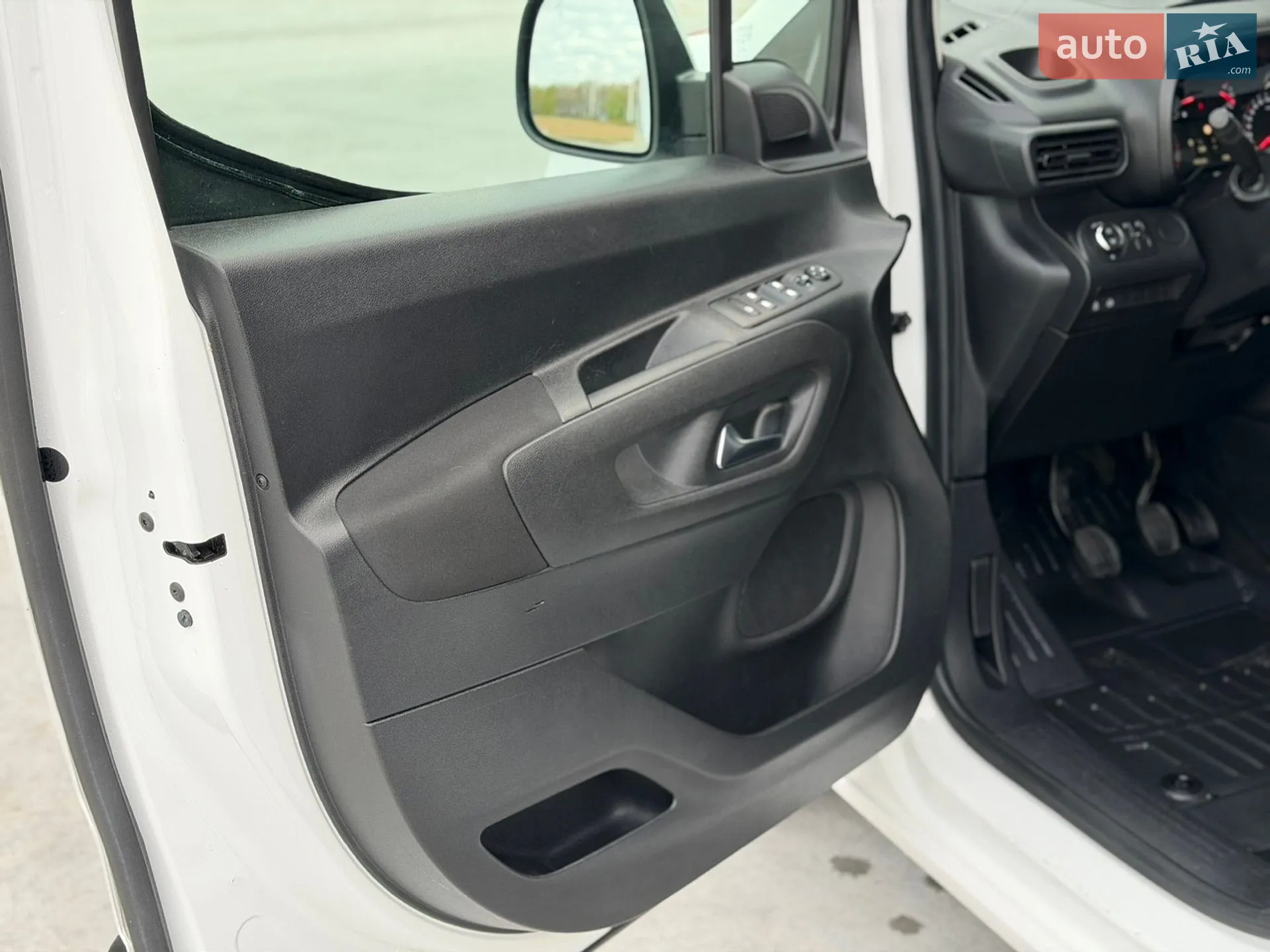 2020 Opel Combo - мініатюра 38