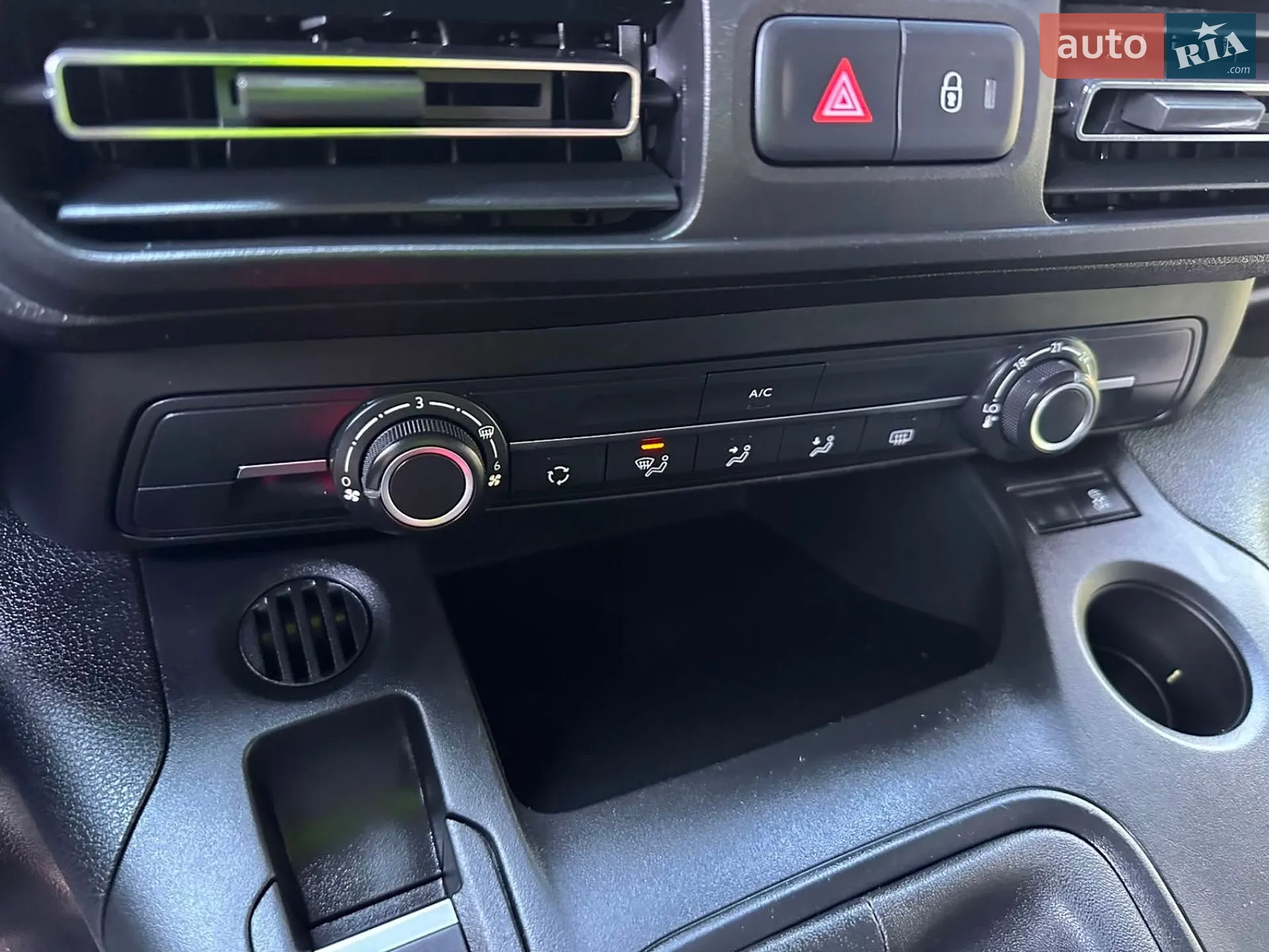 2019 Opel Combo - мініатюра 32