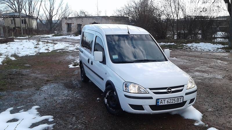 Минивэн Opel Combo 2010 в Калуше