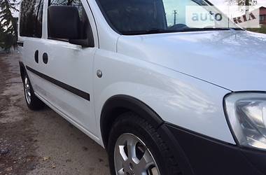 Грузопассажирский фургон Opel Combo 2003 в Тернополе