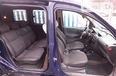 Грузопассажирский фургон Opel Combo 2003 в Стрые