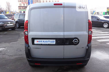 Вантажопасажирський фургон Opel Combo 2015 в Києві