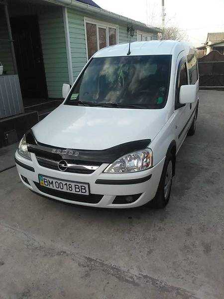 Вантажопасажирський фургон Opel Combo 2011 в 
