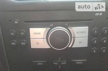 Вантажопасажирський фургон Opel Combo 2011 в 