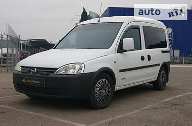 Грузопассажирский фургон Opel Combo 2009 в Николаеве