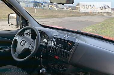 Вантажопасажирський фургон Opel Combo 2015 в Чернівцях