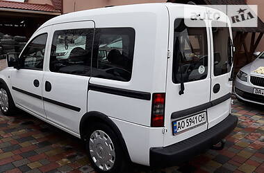Минивэн Opel Combo 2010 в 