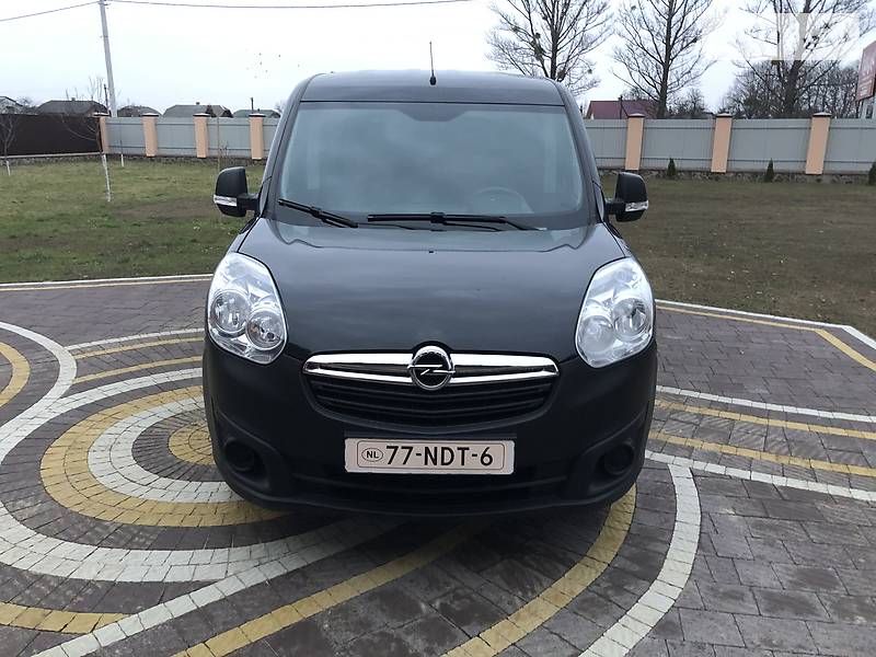 Вантажопасажирський фургон Opel Combo 2016 в Стрию