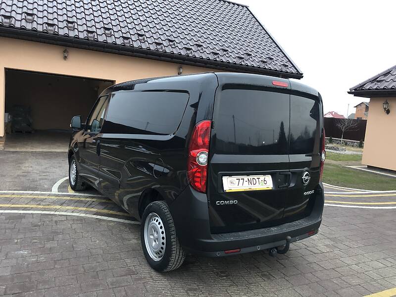 Вантажопасажирський фургон Opel Combo 2016 в Стрию