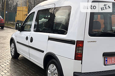 Минивэн Opel Combo 2008 в Луцке