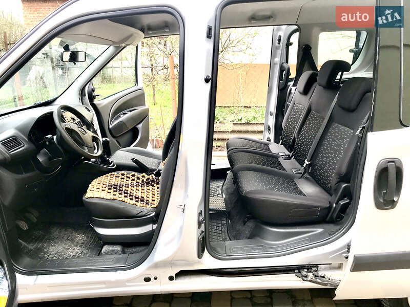 Минивэн Opel Combo 2013 в Ровно