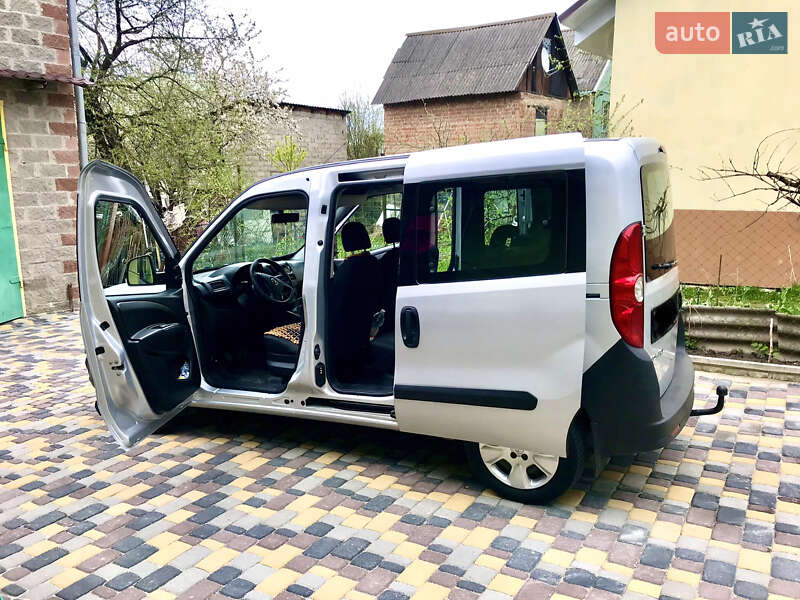 Минивэн Opel Combo 2013 в Ровно