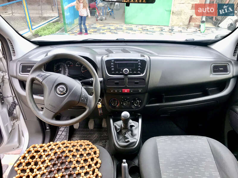 Минивэн Opel Combo 2013 в Ровно