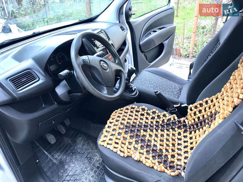 Минивэн Opel Combo 2013 в Ровно