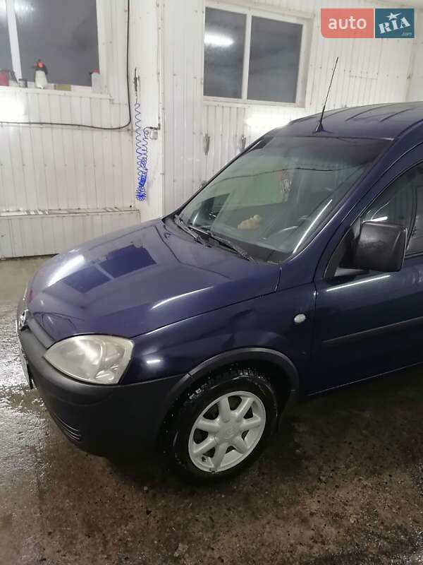 Минивэн Opel Combo 2005 в Надворной