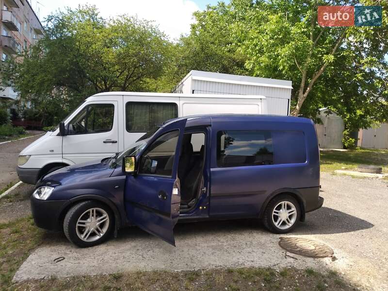 Минивэн Opel Combo 2004 в Залещиках