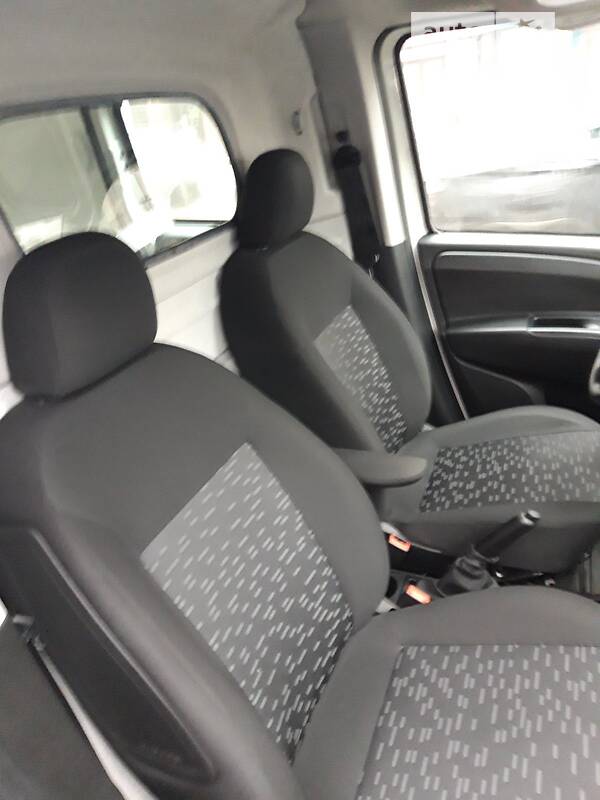 Вантажний фургон Opel Combo 2017 в Полтаві фото 7 Вантажний фургон Opel Combo 2017 в Полтаві