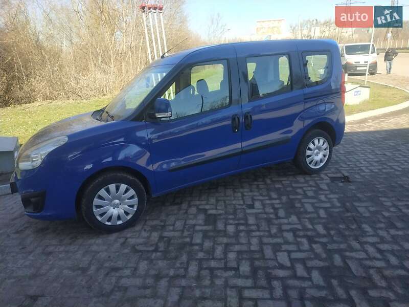 Минивэн Opel Combo 2012 в Виннице