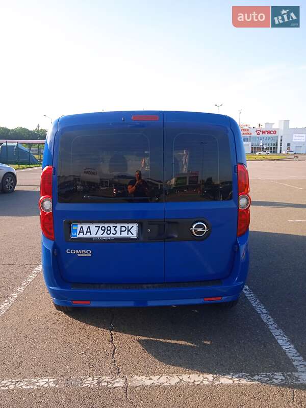 Минивэн Opel Combo 2012 в Киеве
