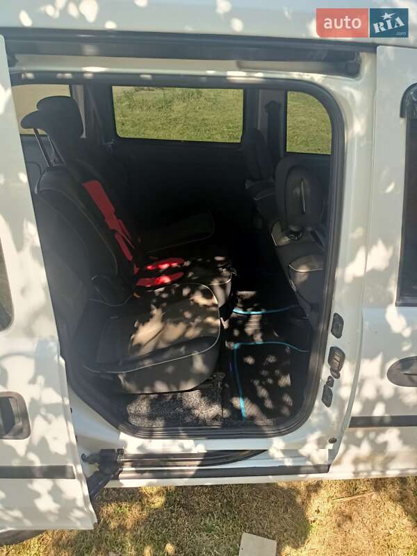 Минивэн Opel Combo 2006 в Лубнах
