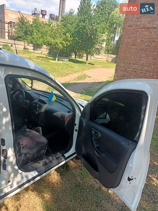 Мінівен Opel Combo 2006 в Лубнах