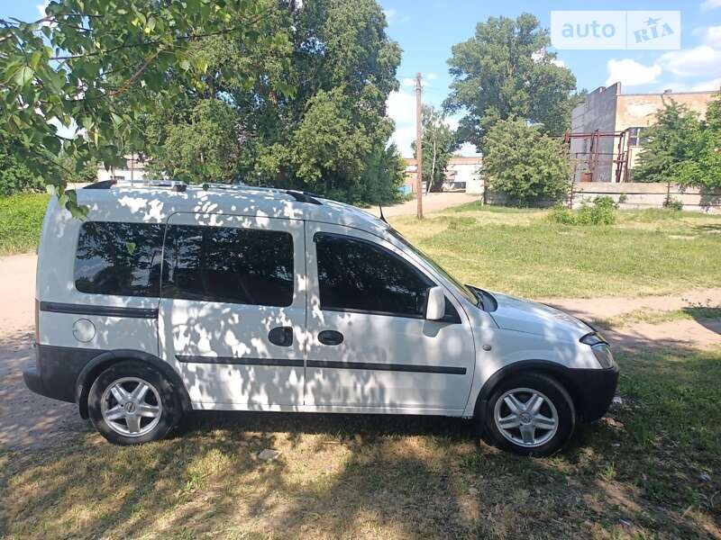 Минивэн Opel Combo 2006 в Лубнах