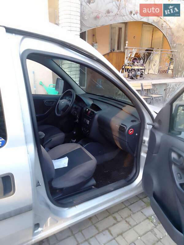 Минивэн Opel Combo 2006 в Мукачево
