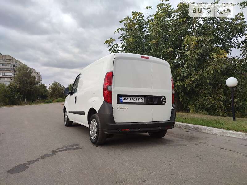 Вантажний фургон Opel Combo 2017 в Конотопі