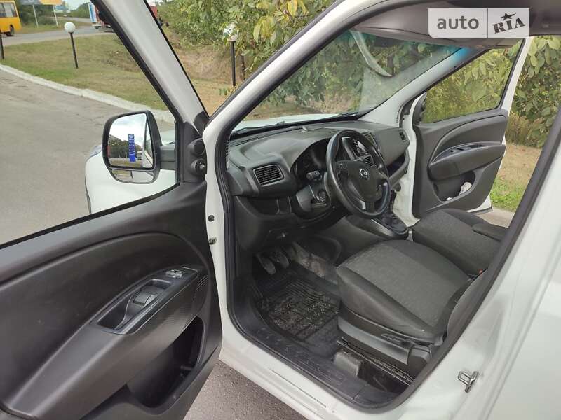 Вантажний фургон Opel Combo 2017 в Конотопі