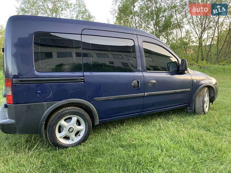 Минивэн Opel Combo 2008 в Турке