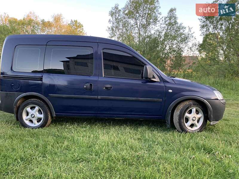 Минивэн Opel Combo 2008 в Турке