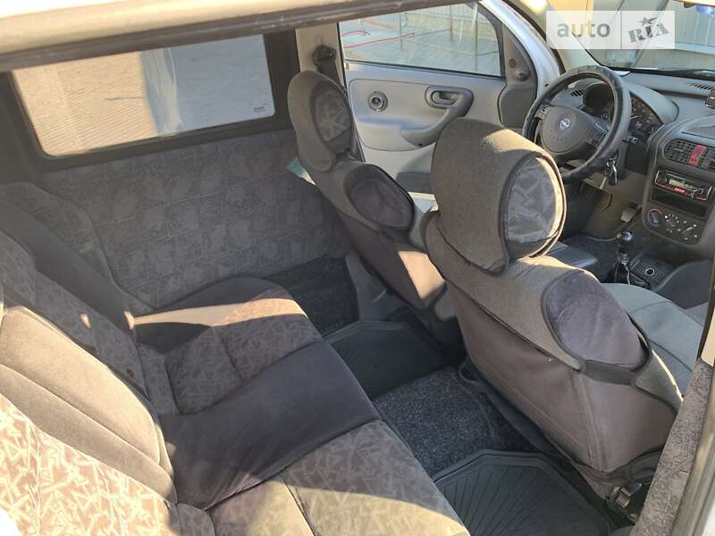 Минивэн Opel Combo 2004 в Виннице