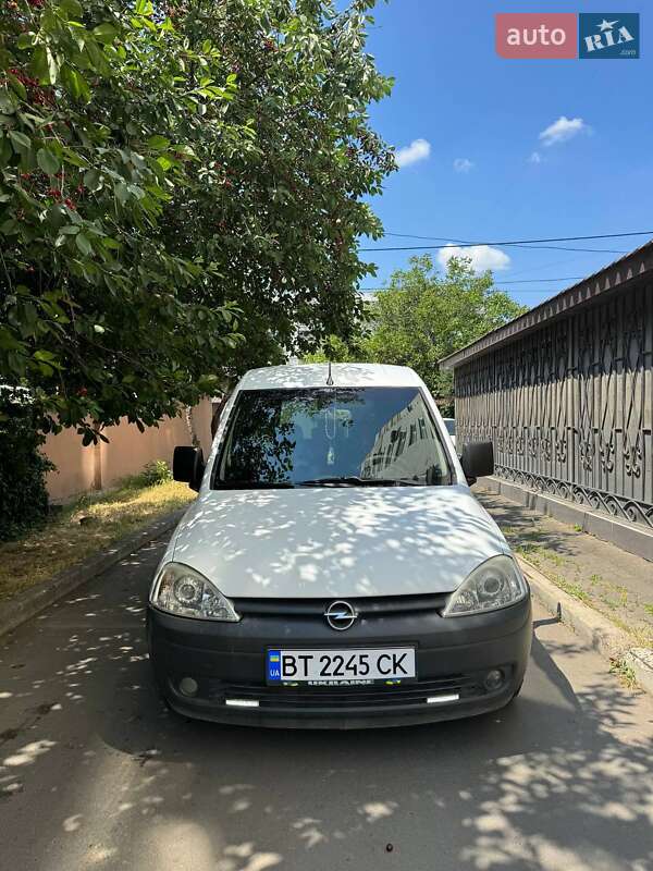 Opel Combo 2011
