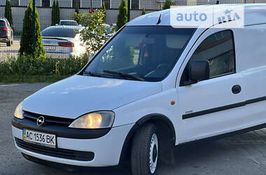 Вантажний фургон Opel Combo 2002 в Луцьку