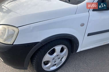 Минивэн Opel Combo 2004 в 