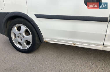 Минивэн Opel Combo 2004 в 
