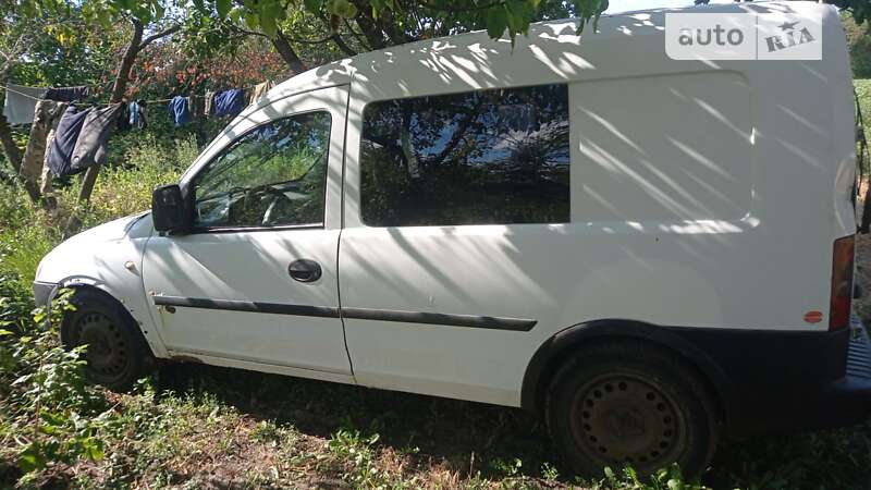 Минивэн Opel Combo 2005 в Ахтырке