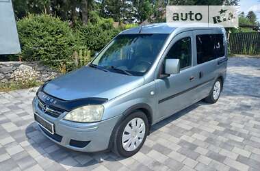 Минивэн Opel Combo 2010 в Староконстантинове