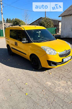 Вантажопасажирський фургон Opel Combo 2012 в Києві