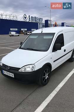 Грузовой фургон Opel Combo 2011 в Ужгороде