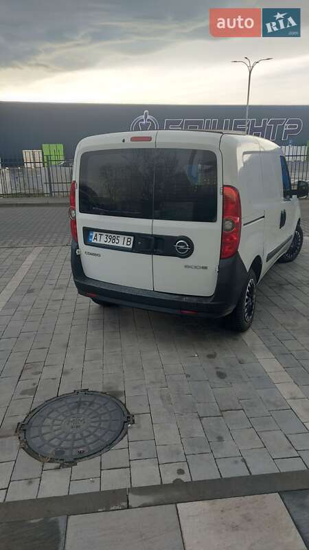 Грузовой фургон Opel Combo 2012 в Ивано-Франковске