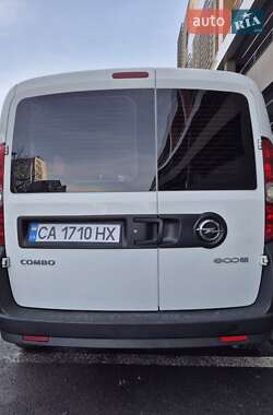 Грузовой фургон Opel Combo 2015 в Львове