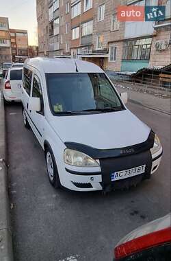 Мінівен Opel Combo 2005 в Луцьку