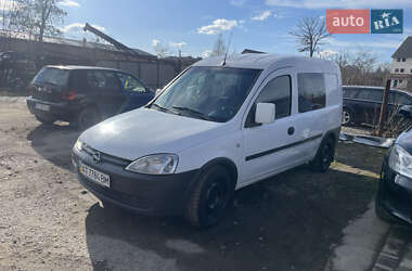 Мінівен Opel Combo 2009 в Брошневі-Облозі