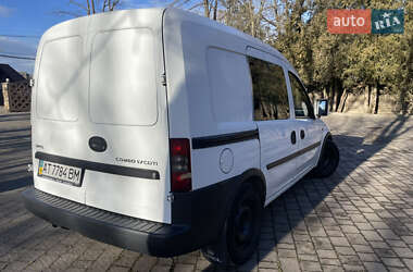 Мінівен Opel Combo 2009 в Брошневі-Облозі